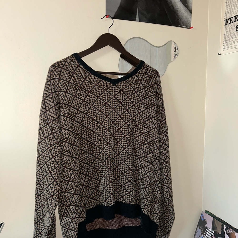 Claiborne V-Neck Sweater - Black and Brown